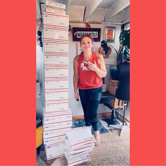 Meet your Posher, TheThriftyWife 🌈💜 - Picture 7 of 16